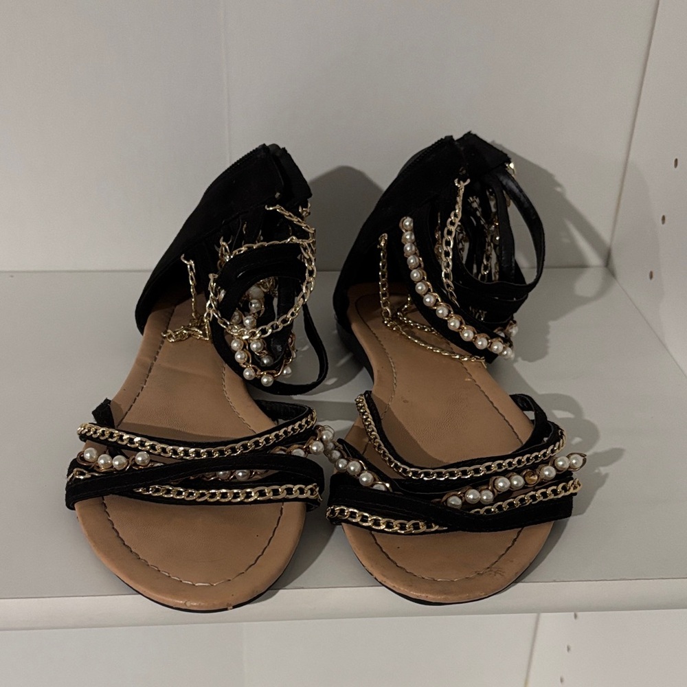 Shoe Dazzle Black Sandals with Pearl and Chain Details